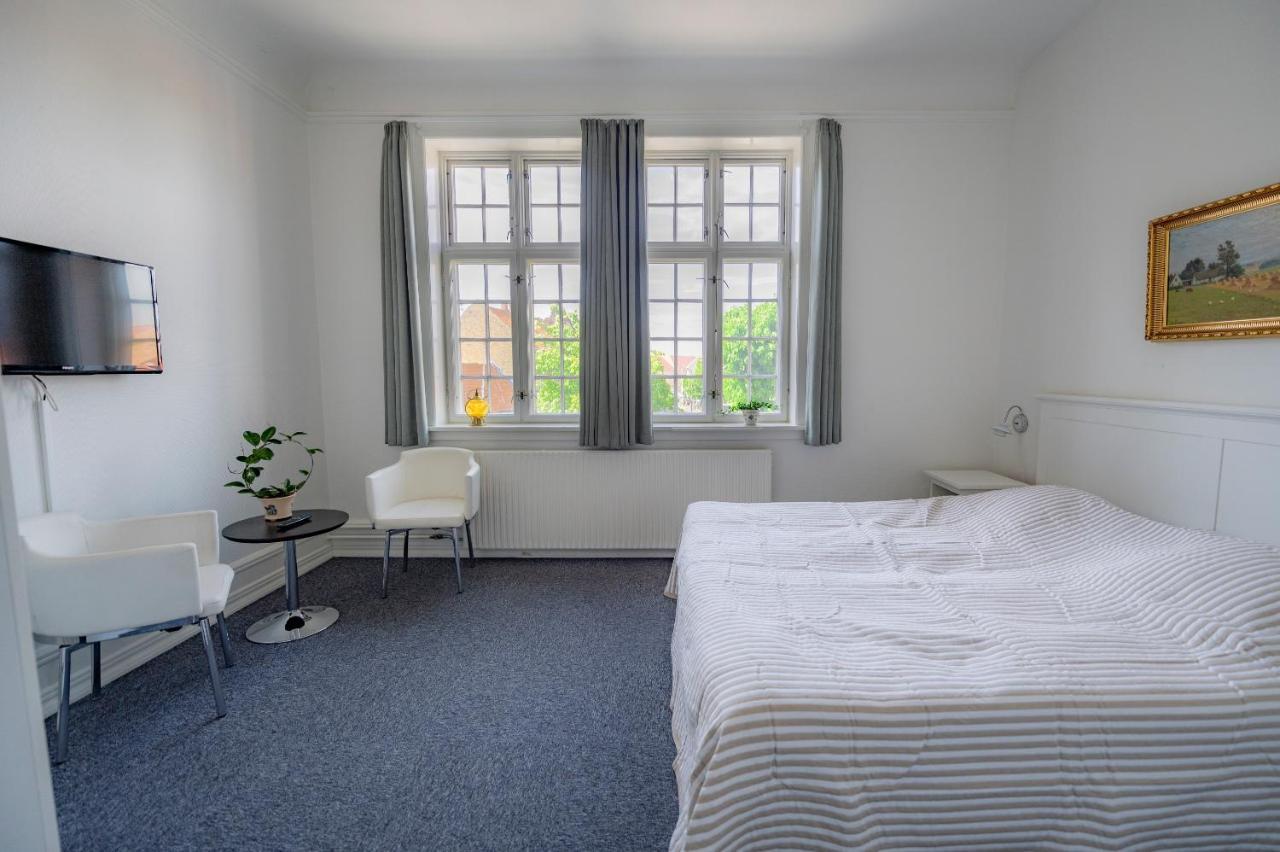 Det Gamle Posthus Hotell Rønne Exteriör bild