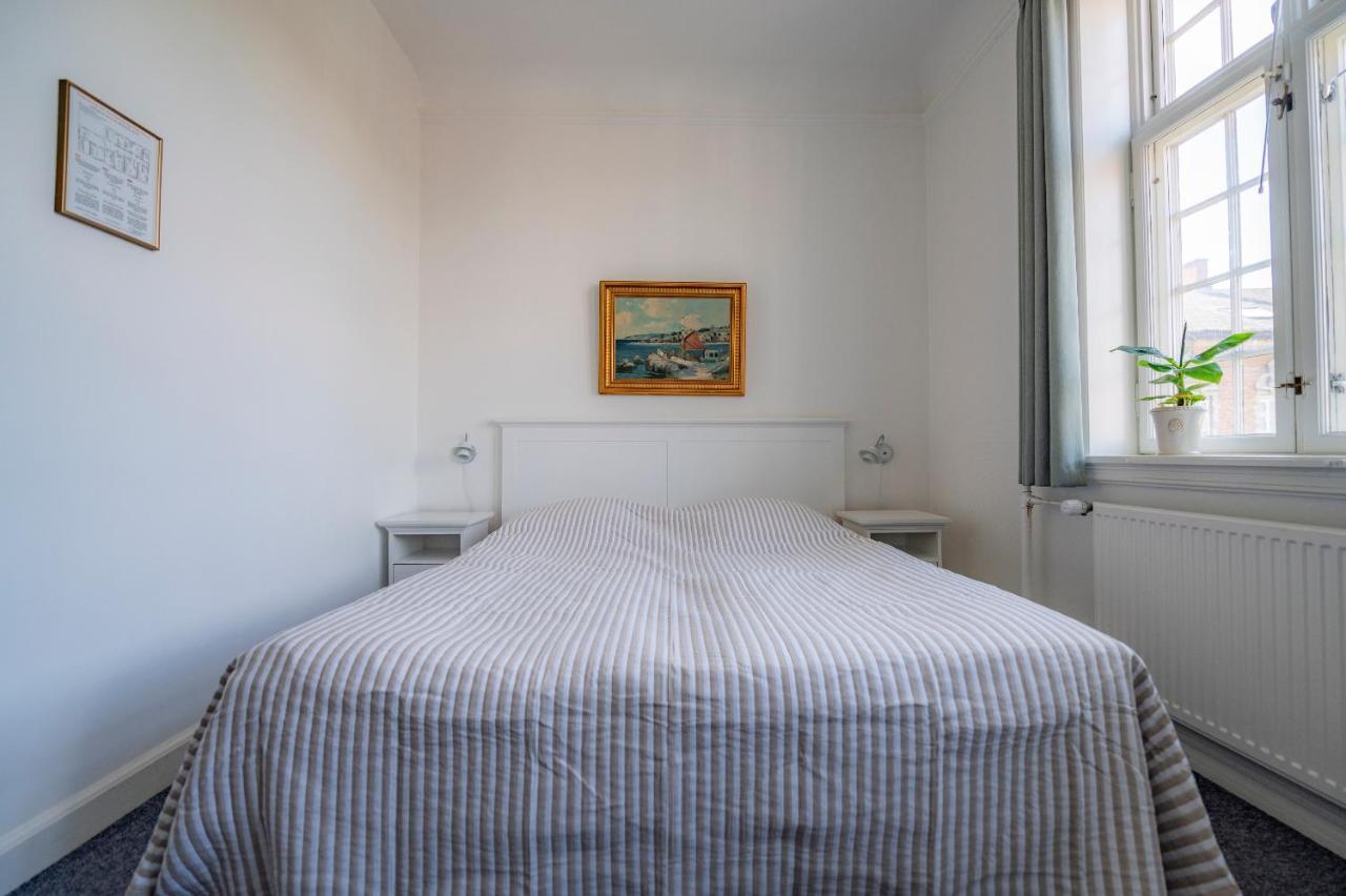 Det Gamle Posthus Hotell Rønne Exteriör bild
