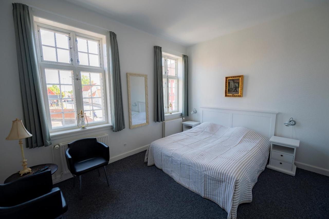Det Gamle Posthus Hotell Rønne Exteriör bild