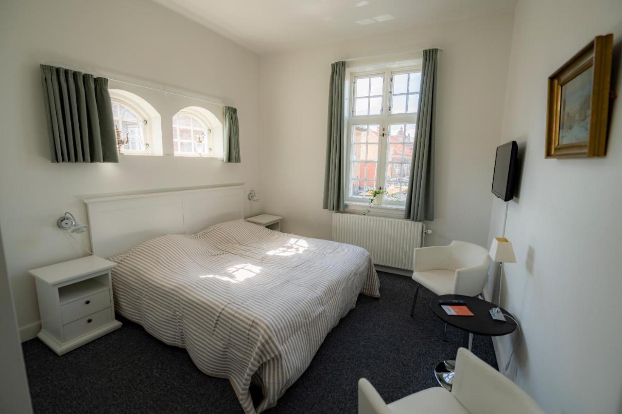 Det Gamle Posthus Hotell Rønne Exteriör bild